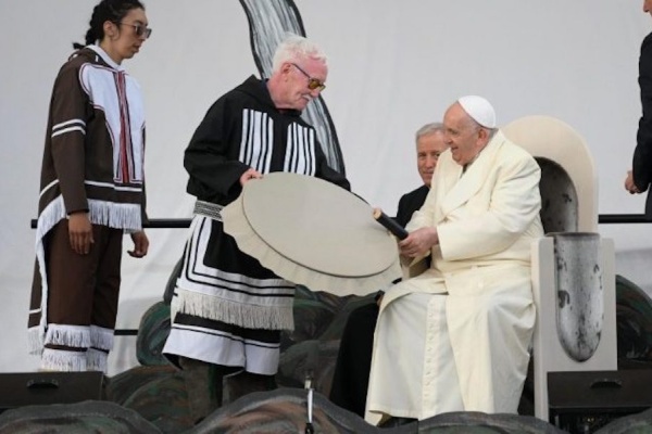 inuici z papieżem